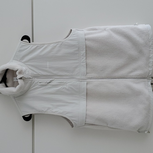 Like New Lululemon Women Cinch-Hem Fleece Vest color: bone